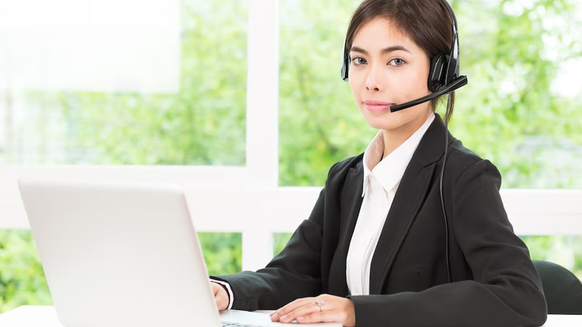 Đội ngũ hỗ trợ khách hàng BJ88 Việt Nam luôn sẵn sàng phục vụ